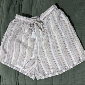 Good used condition hem and thread shorts. Sz med